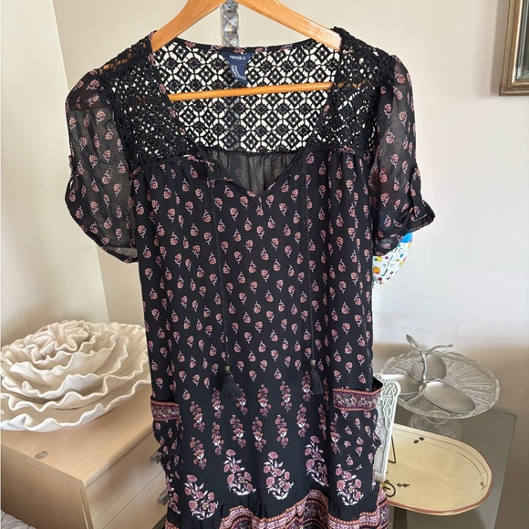 Patterned Dress - Picture 1 of 2